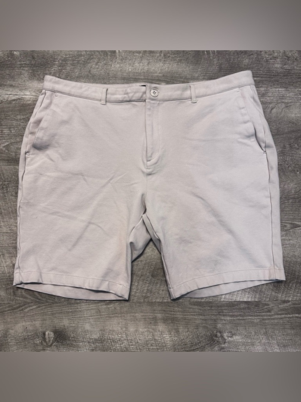 Bugatchi Light Khaki Golf Flat Front Shorts Stone VX2070B1 Mens Sz. 38